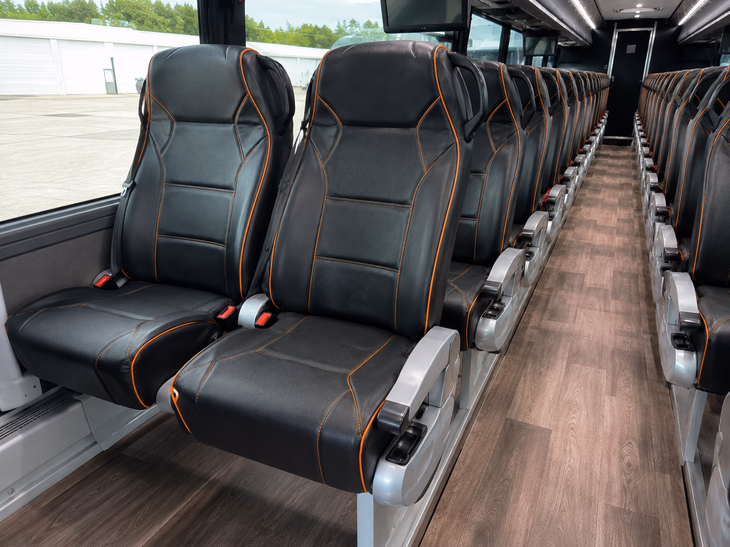 airport shuttle buses for wedding guests flying into palm springs